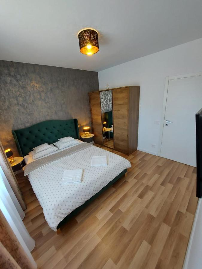 Panoramic Apartments Oradea Exteriör bild
